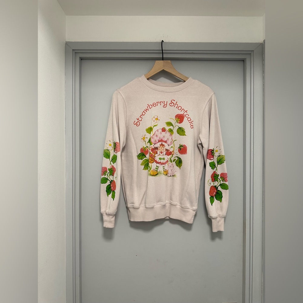 Strawberry Shortcake Graphic Sweatshirt - Pale Pink